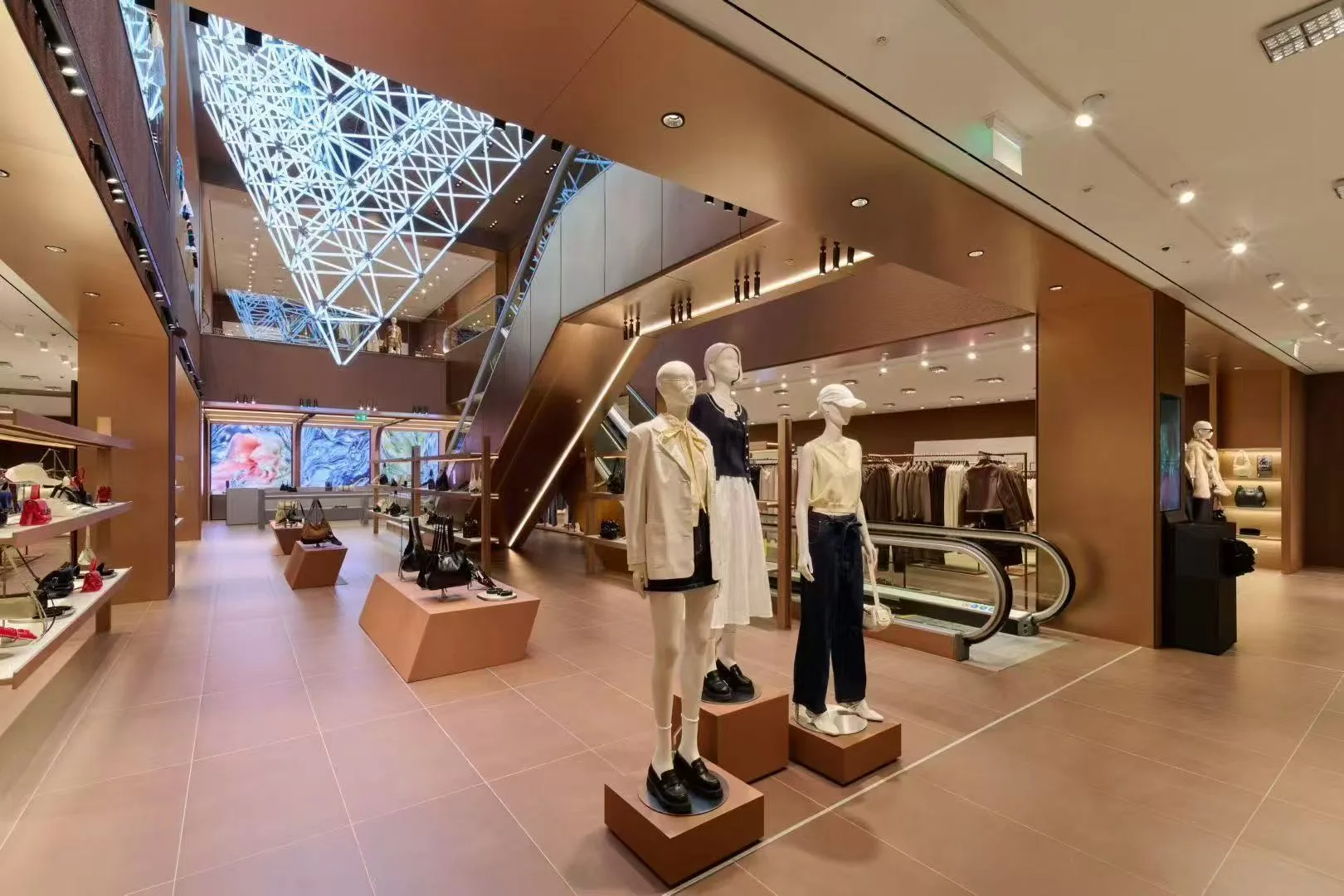 UR 服饰 · 英国伦敦门店